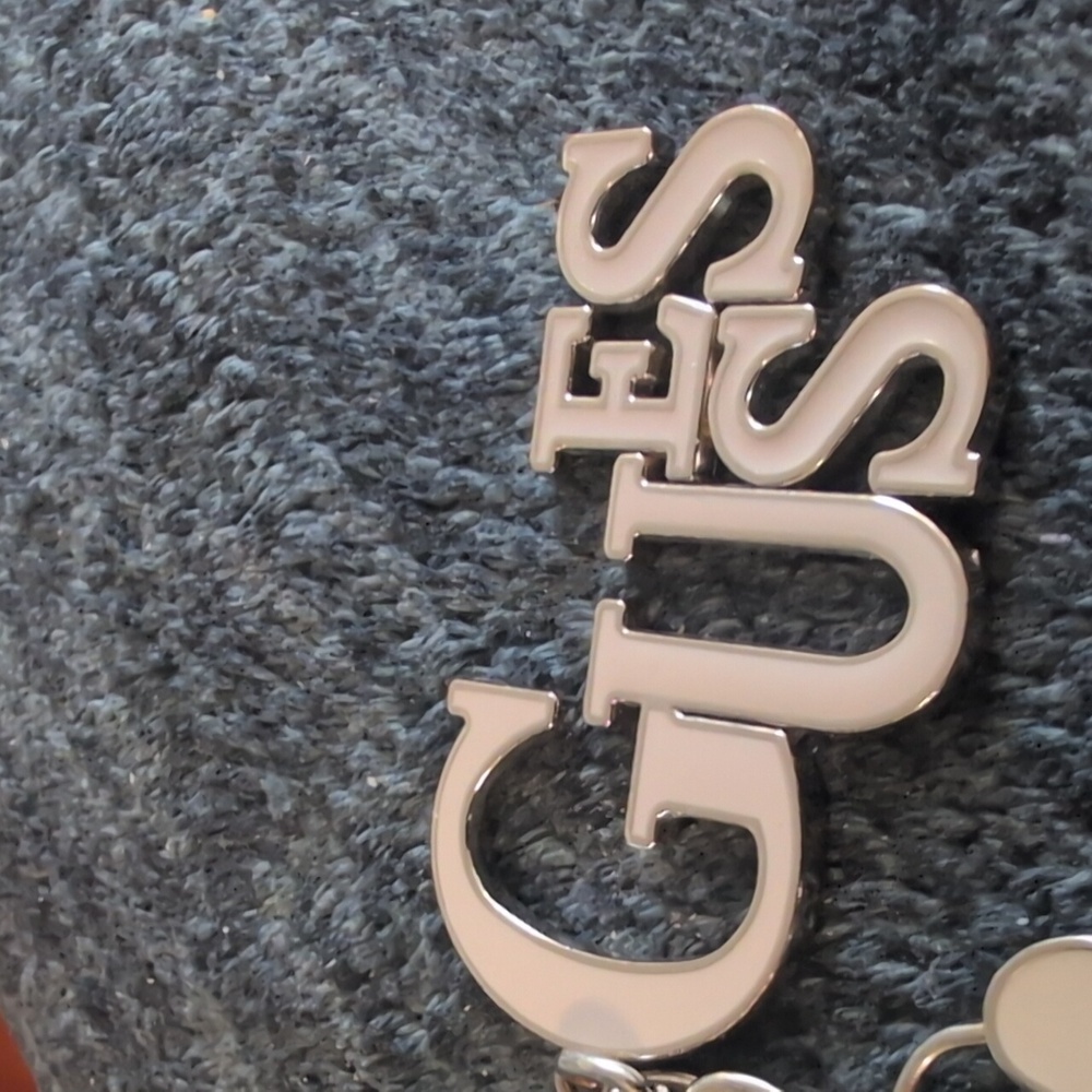 Guess Key Chain - Picture 3 of 5